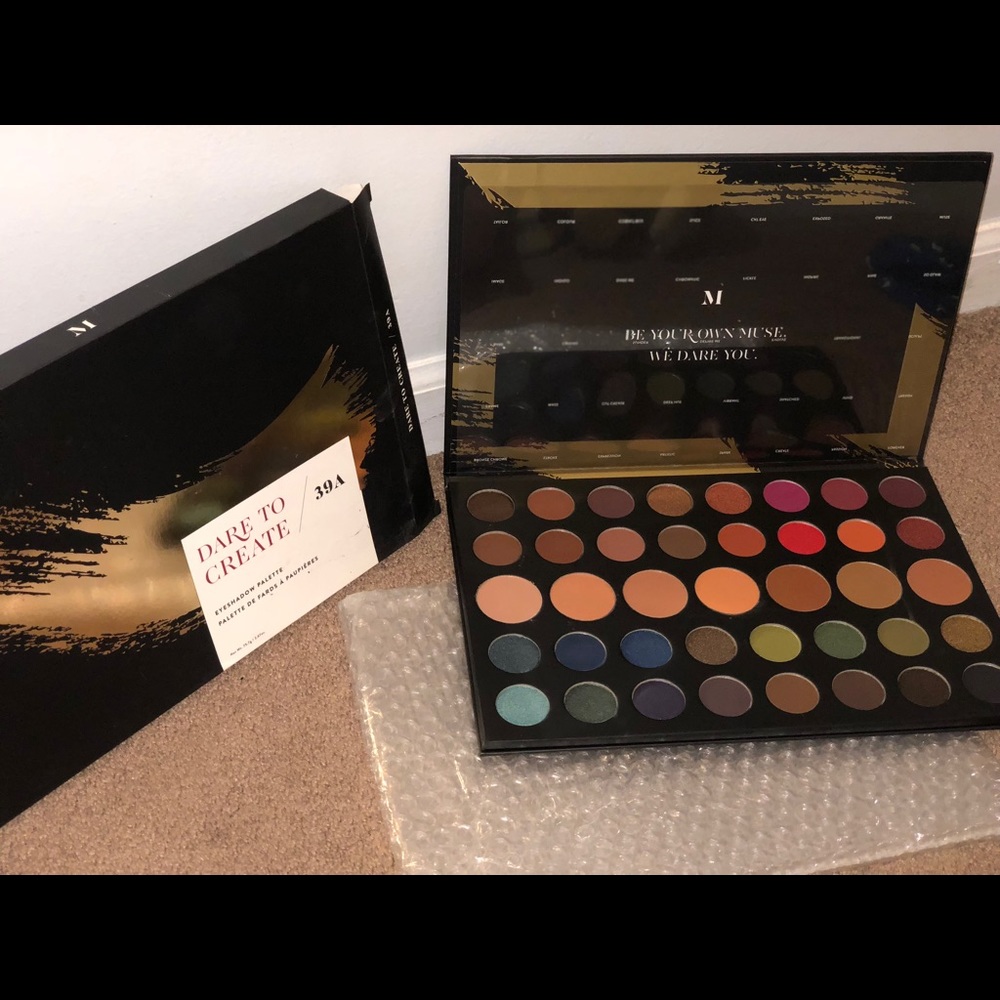 Discontinued Morphe 39A eyeshadow palette!